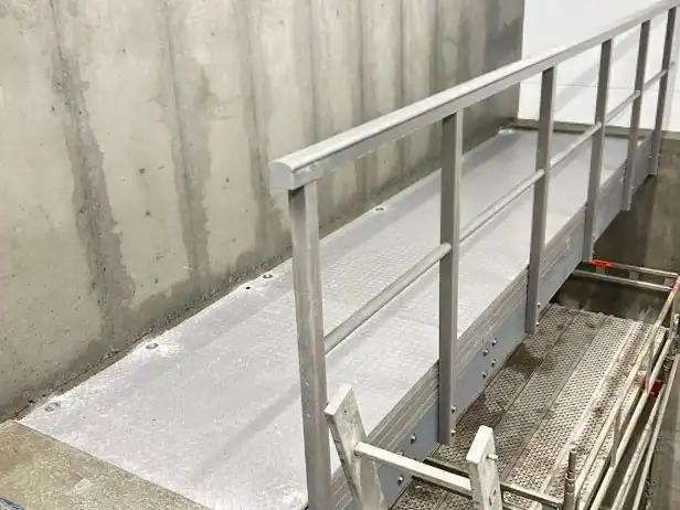 Tette ristdekker i glassfiber