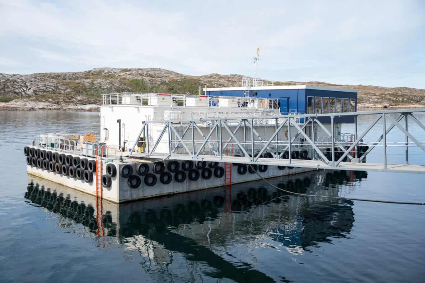 Gigante Salmon åpner nytt anlegg med glassfiber gangbaner