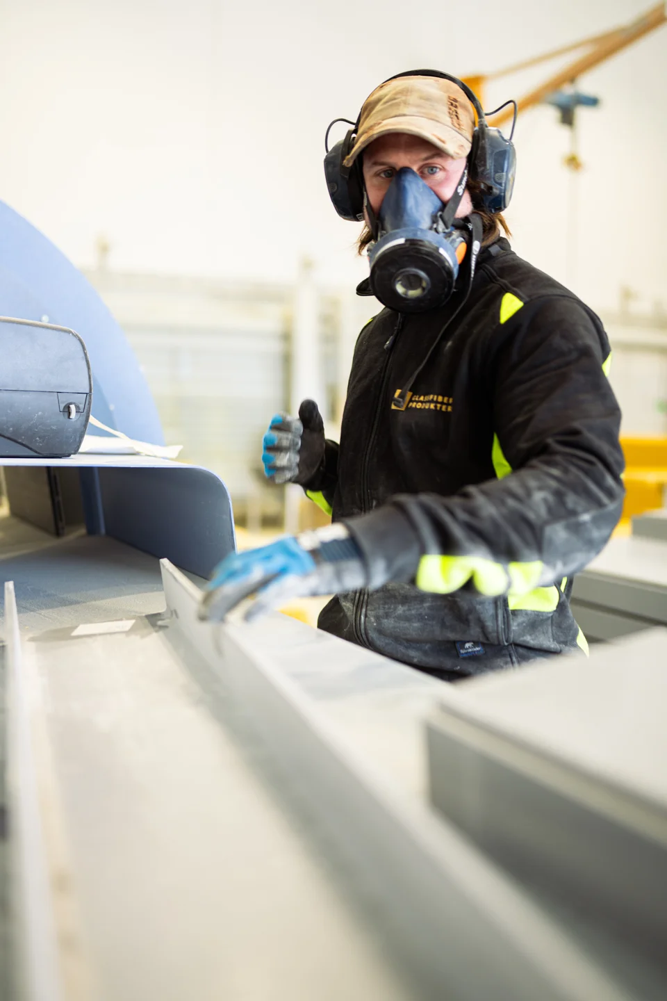 Production work in the Glassfiber Produkter workshop